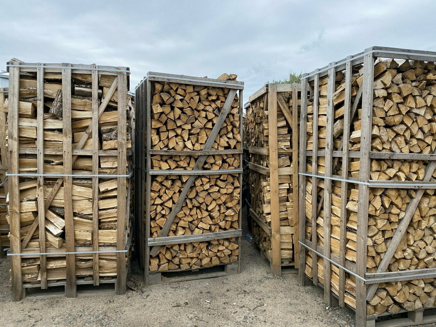 Birke 30-33cm Kaminholz Feuerholz Brennholz Holz trocken (Palette 2 RM)